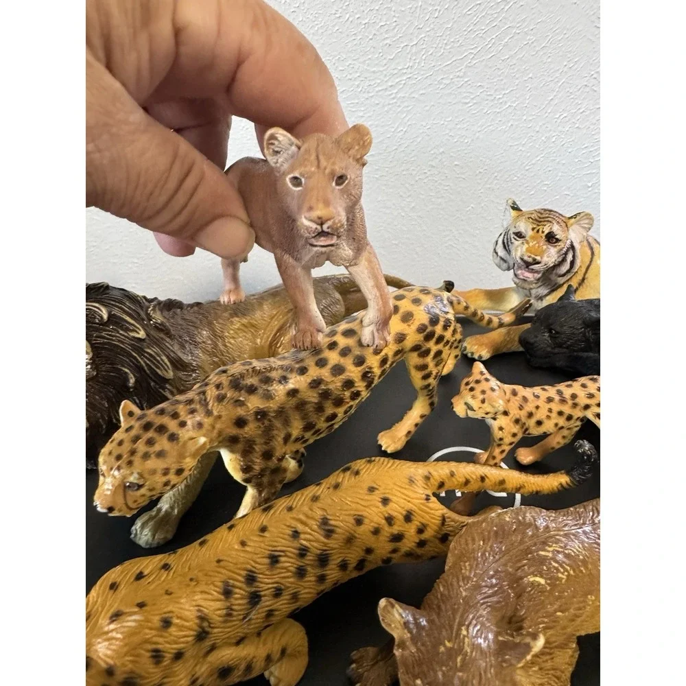Toy Animals Rubber Lions Tigers And Panther